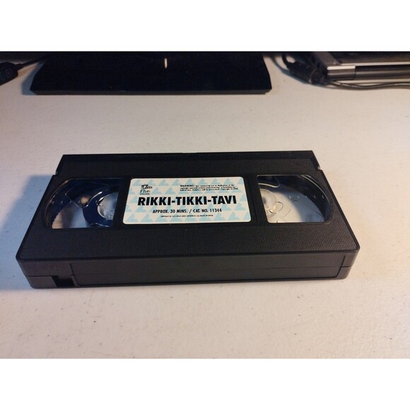 Rikki-Tikki-Tavi (VHS, 1999) Clamshell Case Chuck Jones Narrated By Orson Welles - Picture 8 of 8